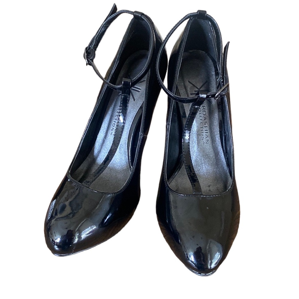 Kardashian Kollection T-Strap Black Patent Leather Pumps size 6.5